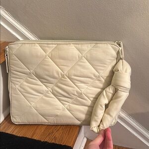 Beis x Elsa Cream Quilted Women's diaper clutch